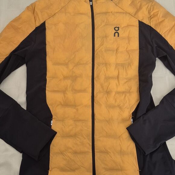 On Running Men's Climate Jacket in Yellow and Black - Picture 13 of 16